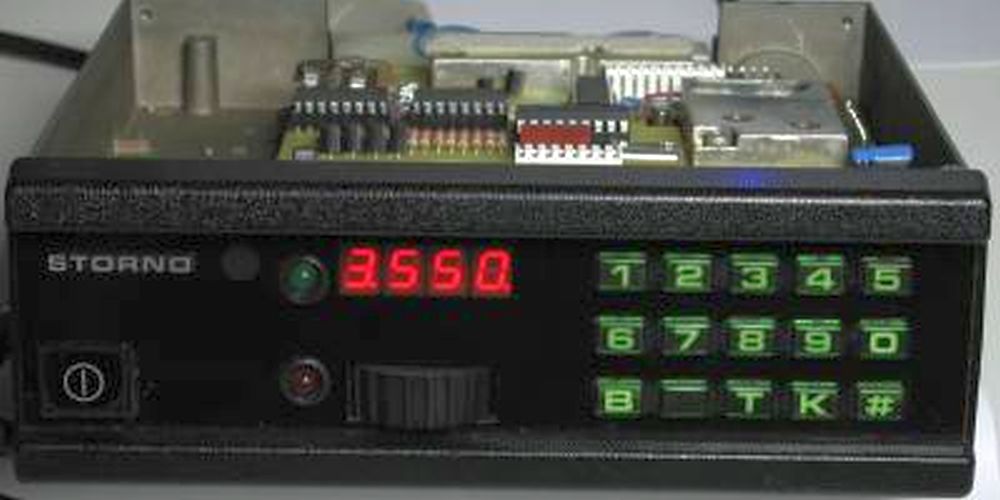 CQM 5662S front with PIC-controler